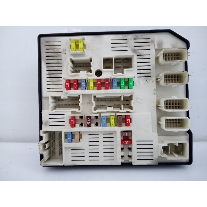 Recambio de caja reles / fusibles para renault laguna coupe gt referencia OEM IAM 284B66052R  E2-A1-40-2