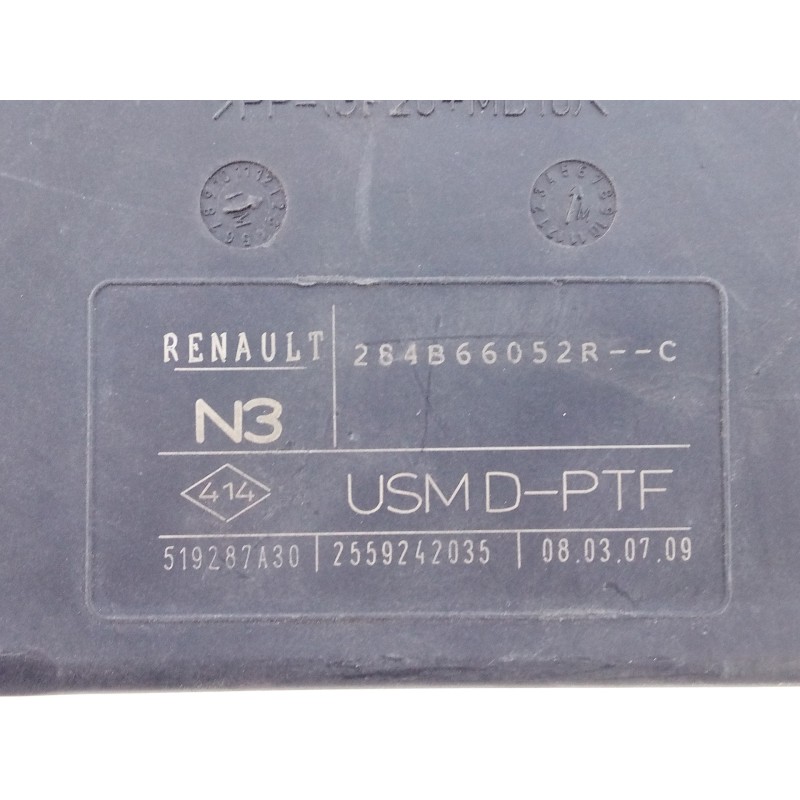 Recambio de caja reles / fusibles para renault laguna coupe gt referencia OEM IAM 284B66052R  E2-A1-40-2