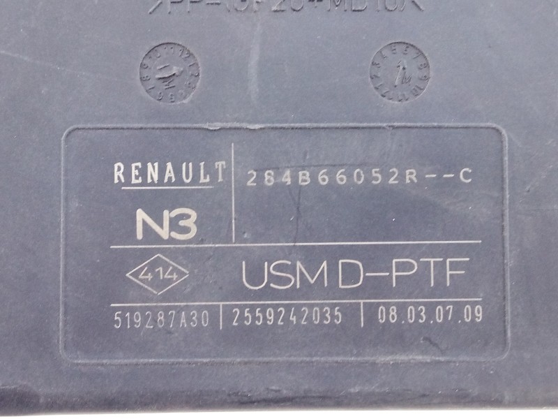 Recambio de caja reles / fusibles para renault laguna coupe gt referencia OEM IAM 284B66052R  E2-A1-40-2