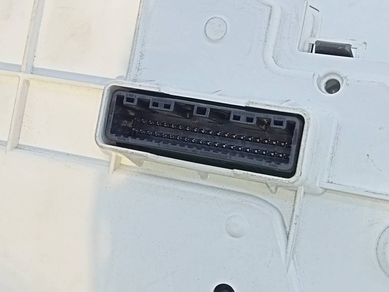 Recambio de cuadro instrumentos para toyota land cruiser (j15) basis referencia OEM IAM 20150108054642 838006AK40C E3-B2-9-3