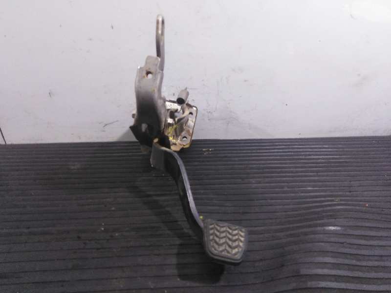 Recambio de pedal freno para toyota land cruiser (j15) basis referencia OEM IAM   P2-B4-3