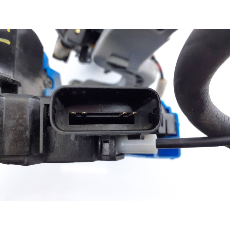 Recambio de cerradura puerta trasera derecha para kia cee´d drive referencia OEM IAM 81420A2400  E2-B5-9-2