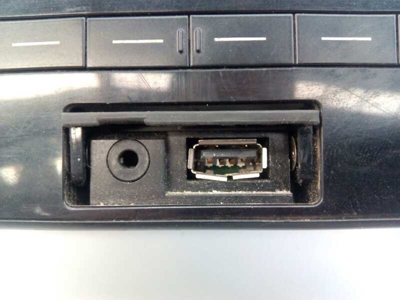 Recambio de sistema audio / radio cd para toyota land cruiser (j15) basis referencia OEM IAM 8612060M10 1230005030C101 E3-B2-8-4