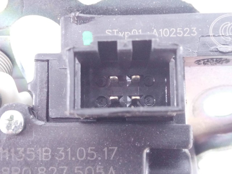 Recambio de cerradura maletero / porton para skoda fabia active referencia OEM IAM 111351B 8R0827505A E1-A5-39-1