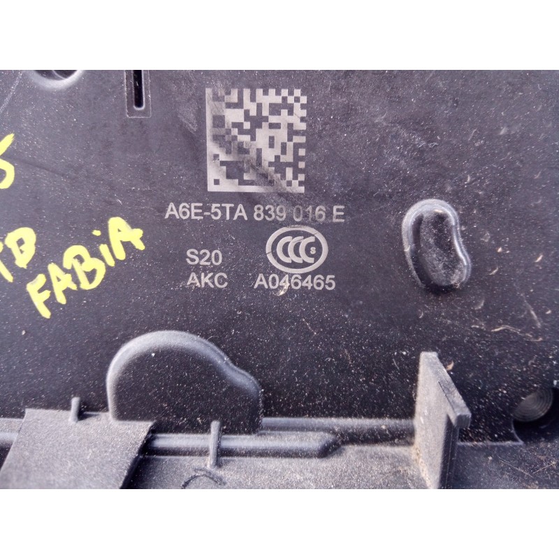 Recambio de cerradura puerta trasera derecha para skoda fabia active referencia OEM IAM 5TA839016E  E1-A5-39-1
