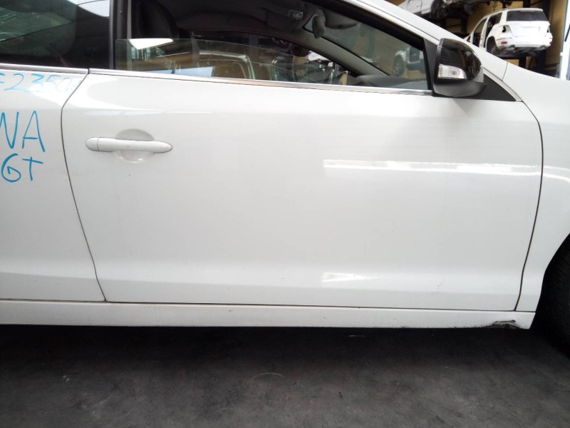 Recambio de puerta delantera derecha para renault laguna coupe gt referencia OEM IAM   