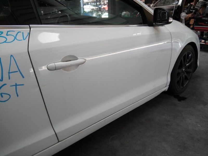 Recambio de puerta delantera derecha para renault laguna coupe gt referencia OEM IAM   