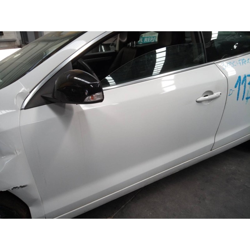 Recambio de puerta delantera izquierda para renault laguna coupe gt referencia OEM IAM   