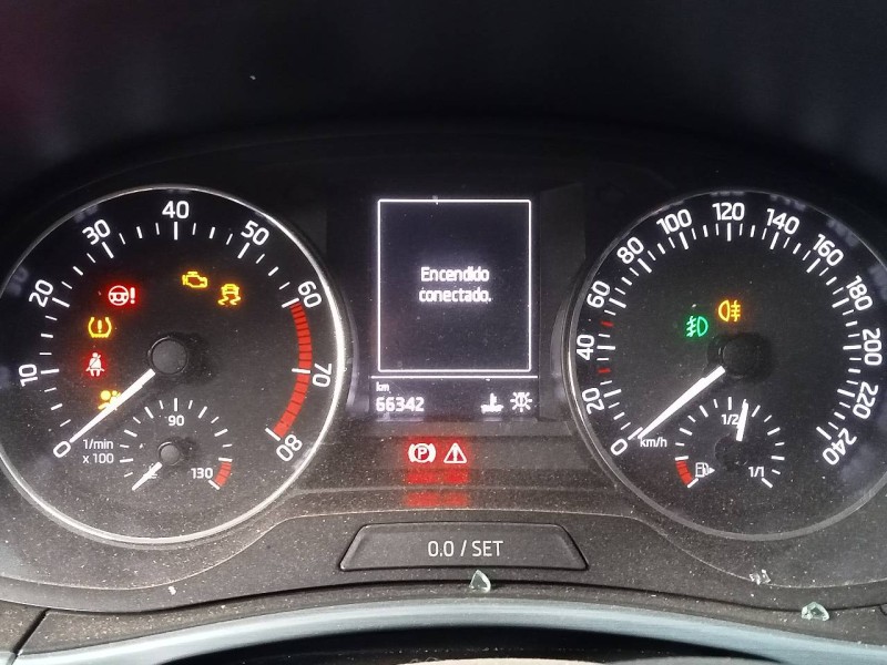 Recambio de cuadro instrumentos para skoda fabia active referencia OEM IAM 6V0920740C A2C13557700 E2-A1-33-1