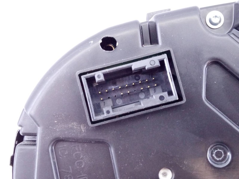 Recambio de cuadro instrumentos para skoda fabia active referencia OEM IAM 6V0920740C A2C13557700 E2-A1-33-1