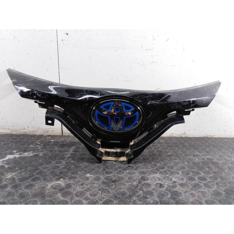Recambio de rejilla delantera para toyota c-hr hybrid advance referencia OEM IAM 88215F4010  P2-A2-29