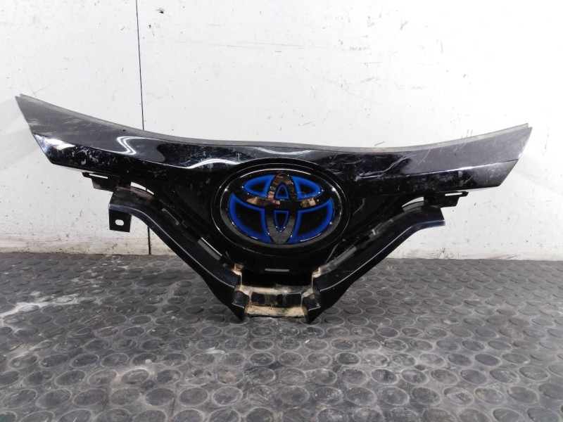 Recambio de rejilla delantera para toyota c-hr hybrid advance referencia OEM IAM 88215F4010  P2-A2-29