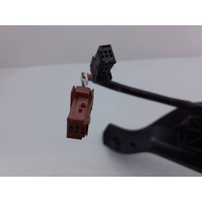 Recambio de retrovisor izquierdo electrico para peugeot 208 referencia OEM IAM   E1-A4-23-1