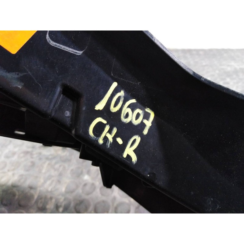 Recambio de rejilla delantera para toyota c-hr hybrid advance referencia OEM IAM 88215F4010  P2-A2-29