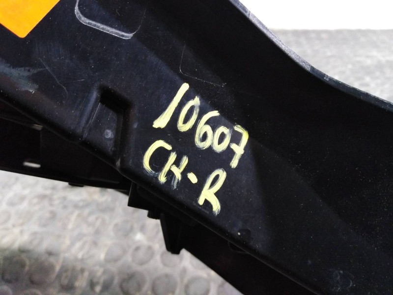 Recambio de rejilla delantera para toyota c-hr hybrid advance referencia OEM IAM 88215F4010  P2-A2-29