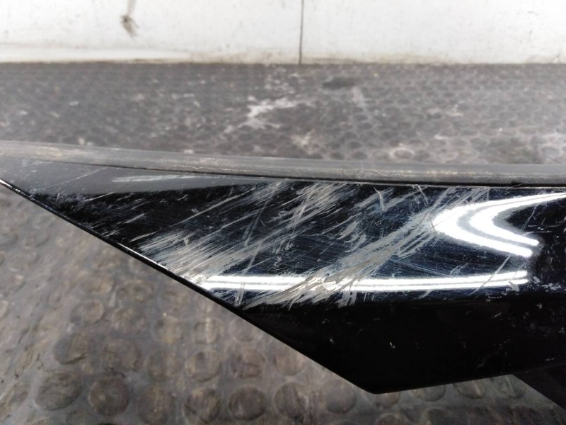 Recambio de rejilla delantera para toyota c-hr hybrid advance referencia OEM IAM 88215F4010  P2-A2-29