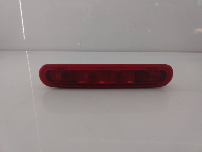 Recambio de luz central de freno para fiat doblo active referencia OEM IAM   E2-B2-24-1