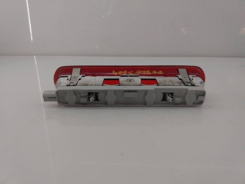 Recambio de luz central de freno para fiat doblo active referencia OEM IAM   E2-B2-24-1