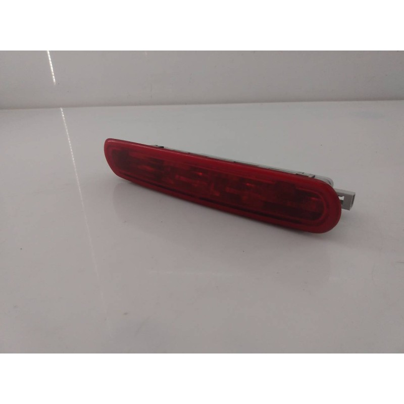 Recambio de luz central de freno para fiat doblo active referencia OEM IAM   E2-B2-24-1