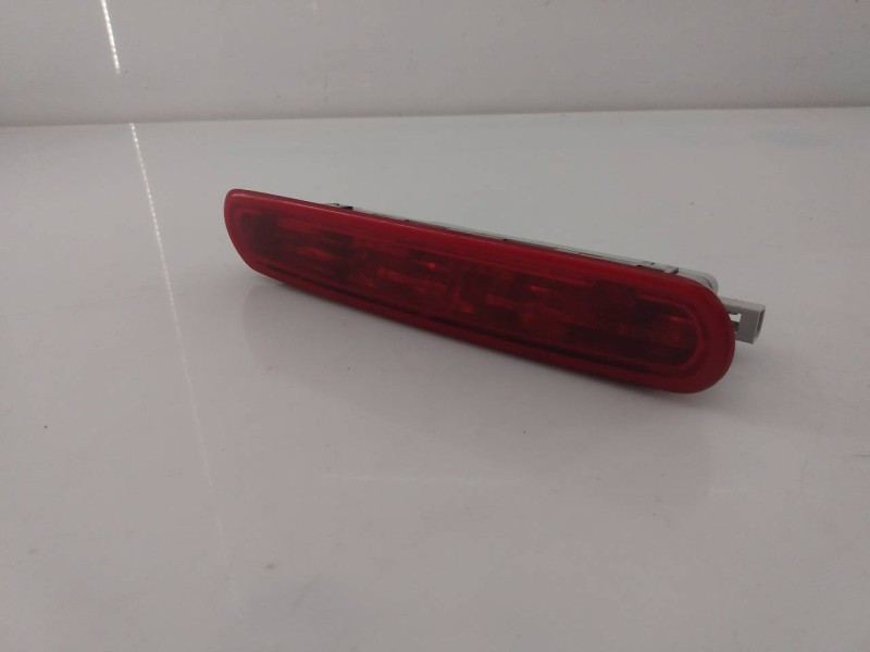 Recambio de luz central de freno para fiat doblo active referencia OEM IAM   E2-B2-24-1