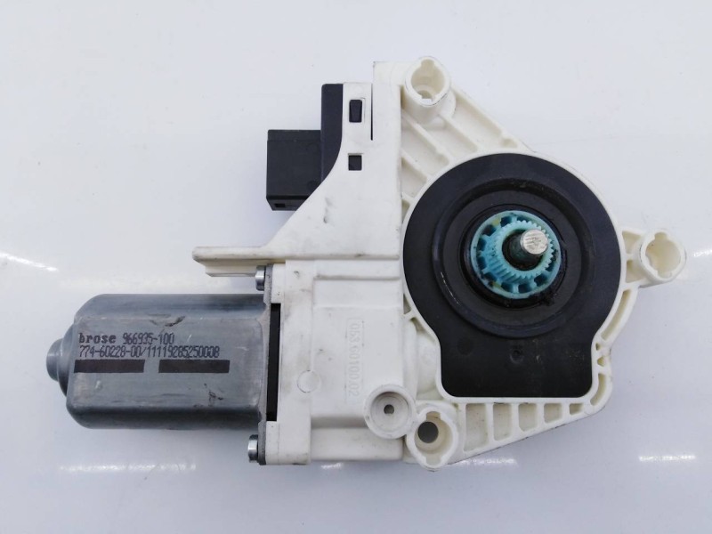 Recambio de motor elevalunas delantero izquierdo para audi a5 sportback (8t) 2.7 tdi referencia OEM IAM 8K0959801 1101965576100 