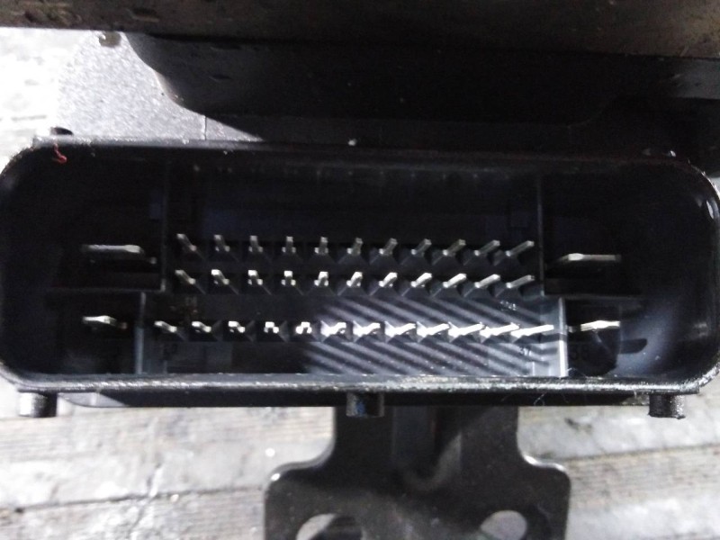 Recambio de abs para hyundai ix35 style 2wd referencia OEM IAM 586202Y350 5WY7F46D P3-A8-25-2