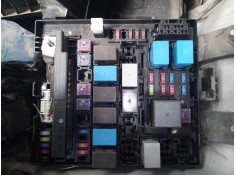 CAJA RELES / FUSIBLES 