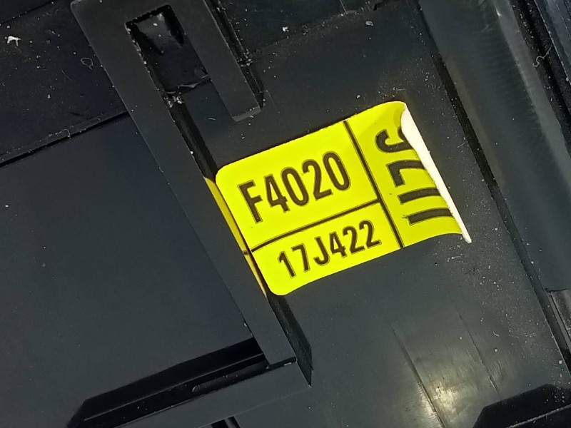 Recambio de mando limpia para toyota c-hr hybrid advance referencia OEM IAM F402017J422  E3-B2-9-4