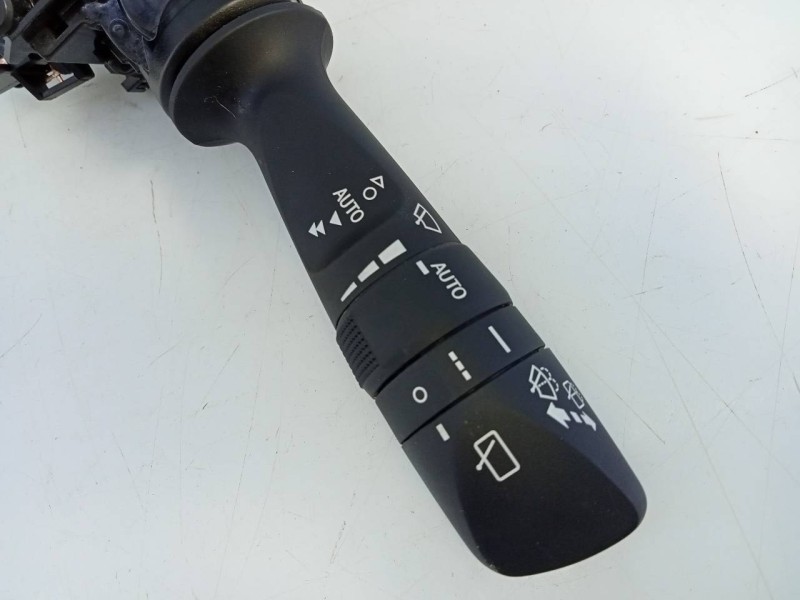 Recambio de mando limpia para toyota c-hr hybrid advance referencia OEM IAM F402017J422  E3-B2-9-4