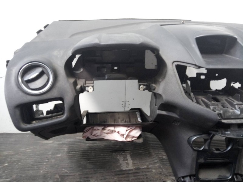 Recambio de salpicadero para ford fiesta (ccn) titanium referencia OEM IAM   P2-B4-30