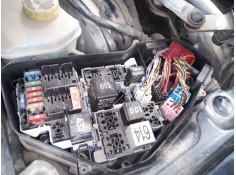 CAJA RELES / FUSIBLES 