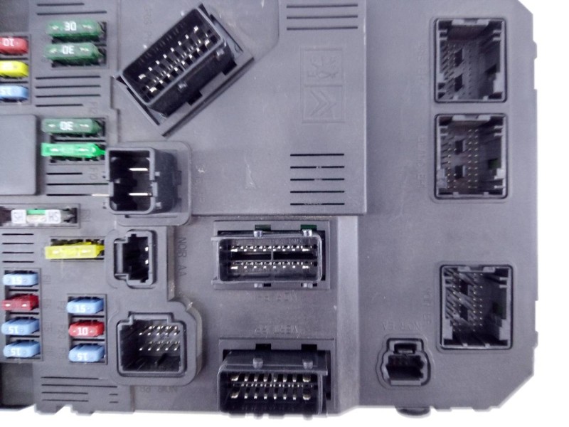 Recambio de caja reles / fusibles para peugeot 407 st confort referencia OEM IAM 9655708480  E3-B2-35-1