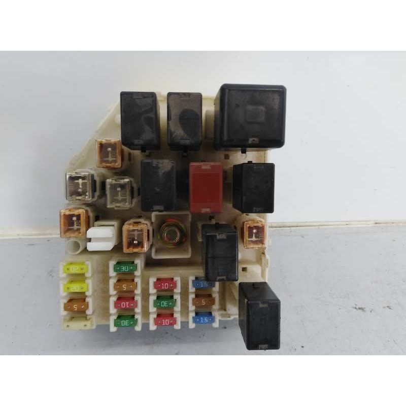 Recambio de caja reles / fusibles para toyota rav 4 (a2) 2.0 d4-d sol 4x4 referencia OEM IAM 013895 2K15 E3-B2-8-2