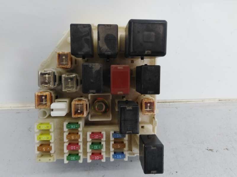 Recambio de caja reles / fusibles para toyota rav 4 (a2) 2.0 d4-d sol 4x4 referencia OEM IAM 013895 2K15 E3-B2-8-2