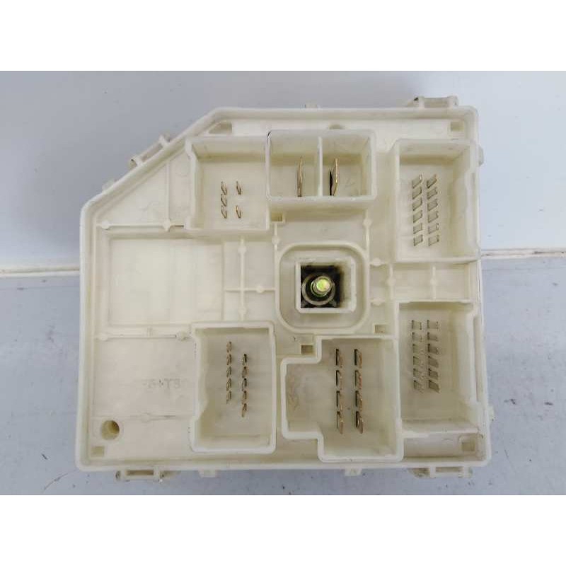 Recambio de caja reles / fusibles para toyota rav 4 (a2) 2.0 d4-d sol 4x4 referencia OEM IAM 013895 2K15 E3-B2-8-2