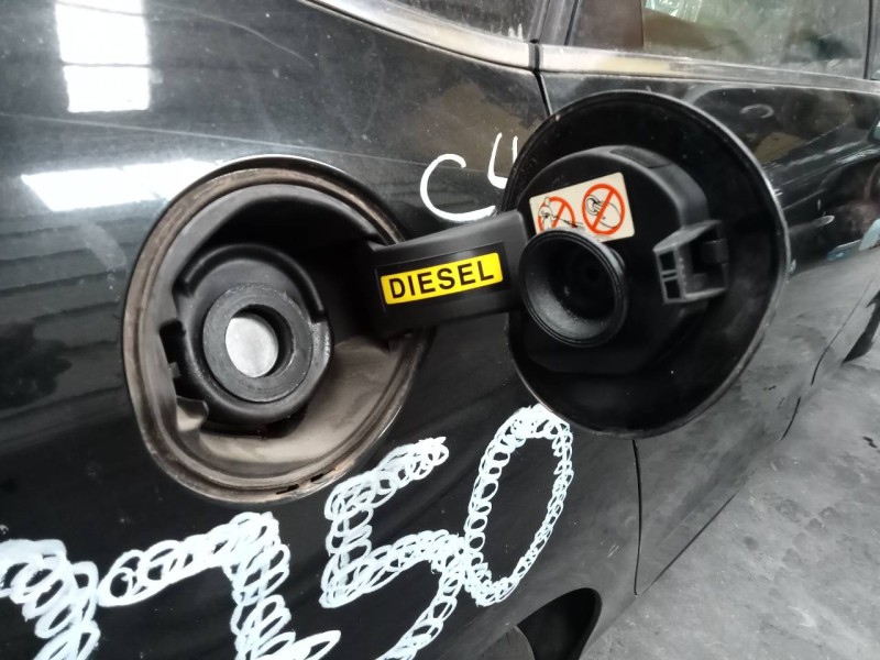 Recambio de tapa exterior combustible para citroën c4 lim. seduction referencia OEM IAM   