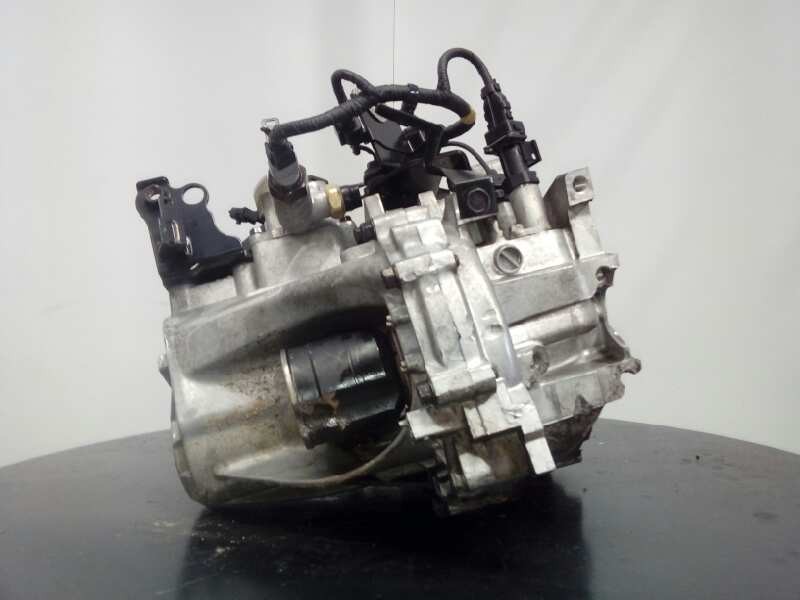 Recambio de caja cambios para kia cee´d 1.6 crdi cat referencia OEM IAM S61767 19677 M1-B4-122