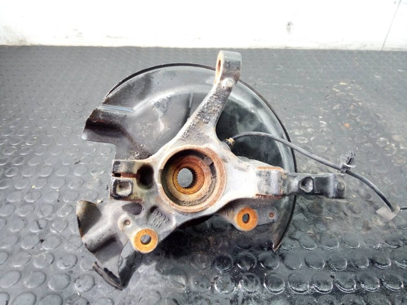 Recambio de mangueta delantera izquierda para ford fiesta (ccn) titanium referencia OEM IAM   P1-B5-27