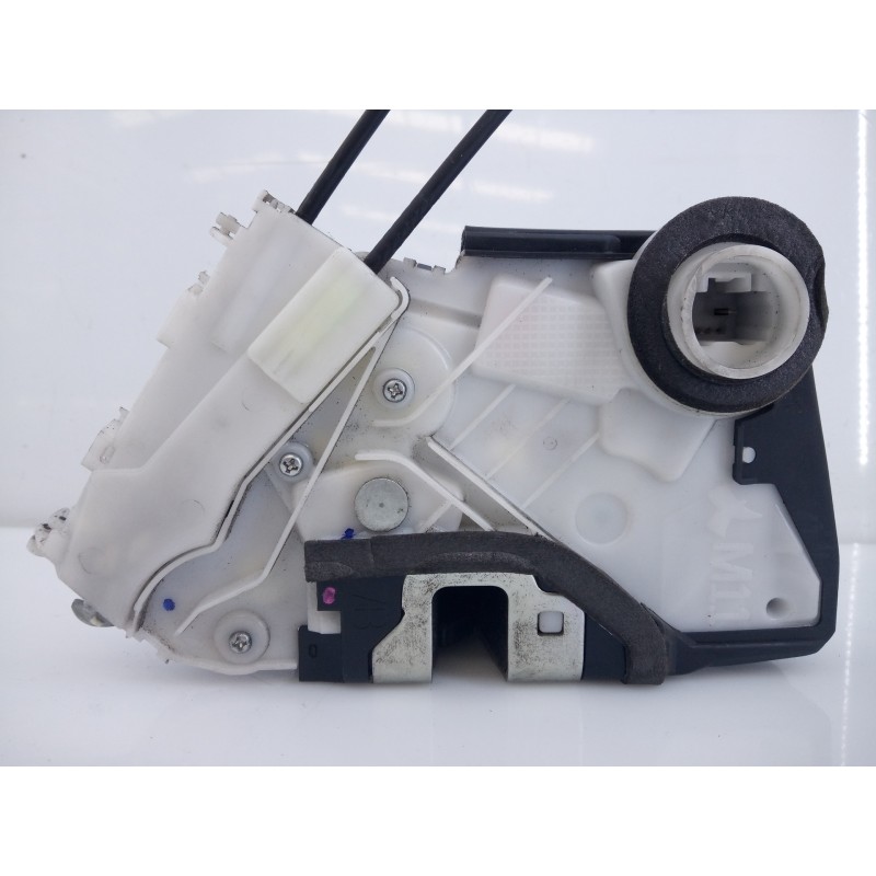 Recambio de cerradura puerta delantera derecha para toyota prius (nhw30) plug-in hybrid advance referencia OEM IAM T4311170F1 14