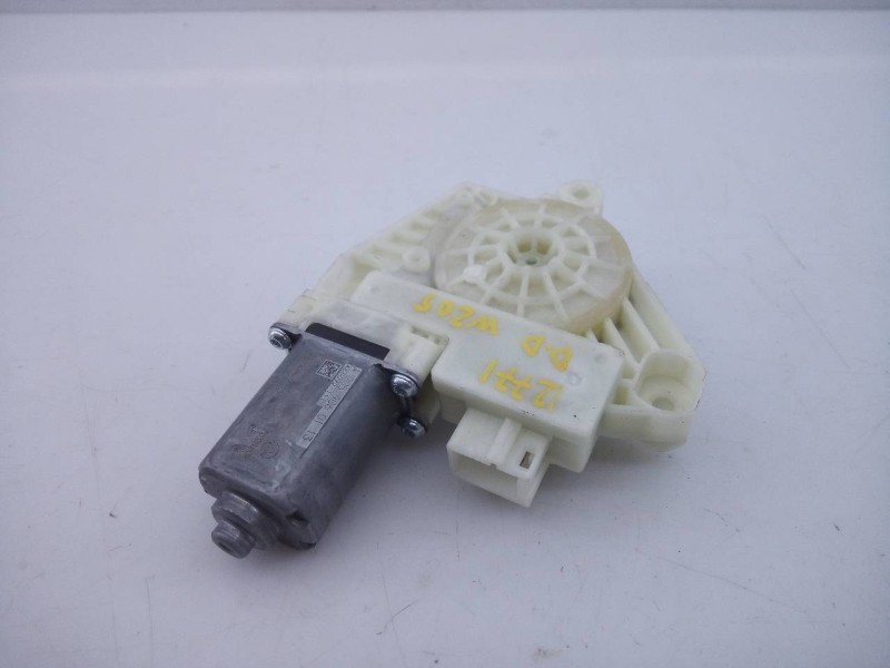 Recambio de motor elevalunas delantero derecho para mercedes-benz clase c (w205) familiar avangarde referencia OEM IAM A20590601