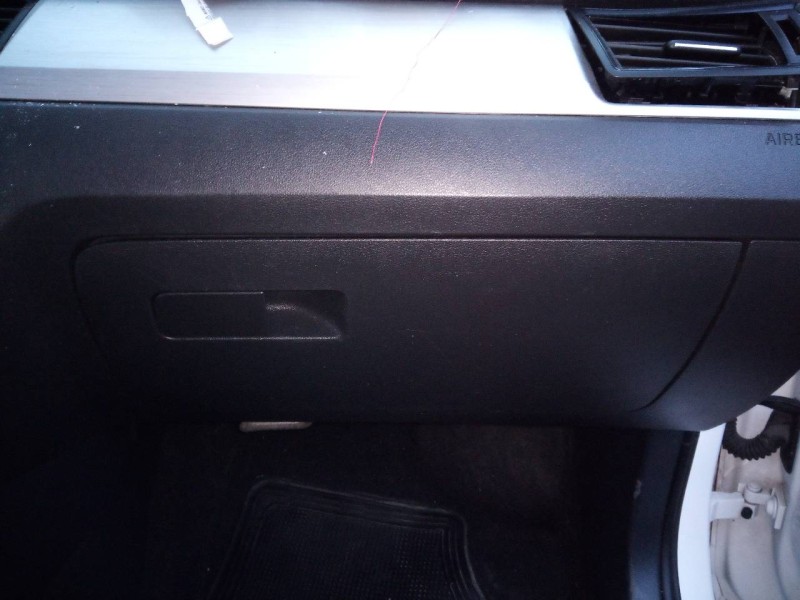 Recambio de guantera para skoda rapid active referencia OEM IAM   