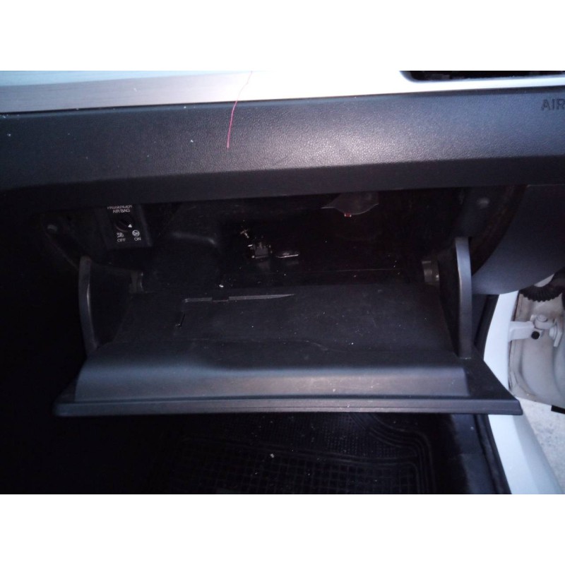 Recambio de guantera para skoda rapid active referencia OEM IAM   