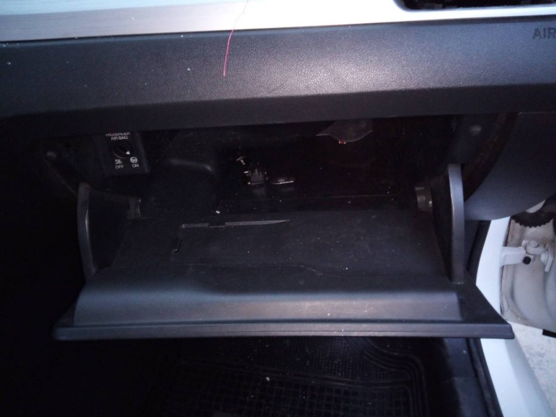 Recambio de guantera para skoda rapid active referencia OEM IAM   