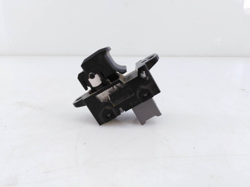 Recambio de mando elevalunas delantero derecho para hyundai i20 trend referencia OEM IAM   