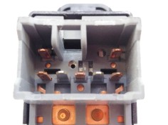 Recambio de mando elevalunas delantero derecho para hyundai i20 trend referencia OEM IAM    2