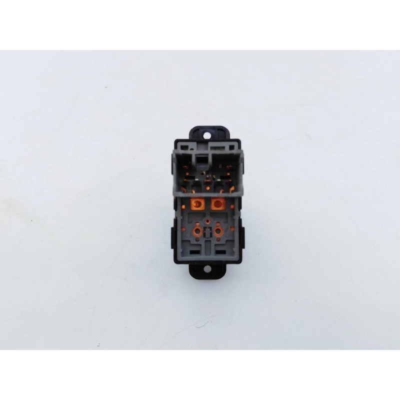 Recambio de mando elevalunas delantero derecho para hyundai i20 trend referencia OEM IAM   