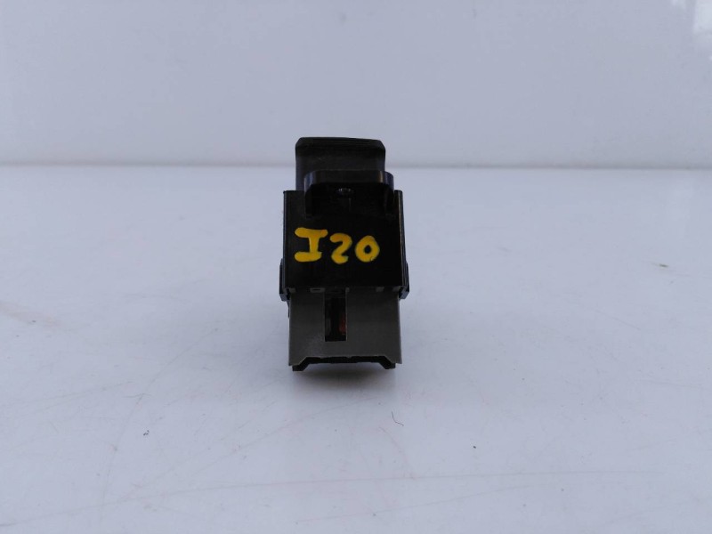 Recambio de mando elevalunas delantero derecho para hyundai i20 trend referencia OEM IAM   