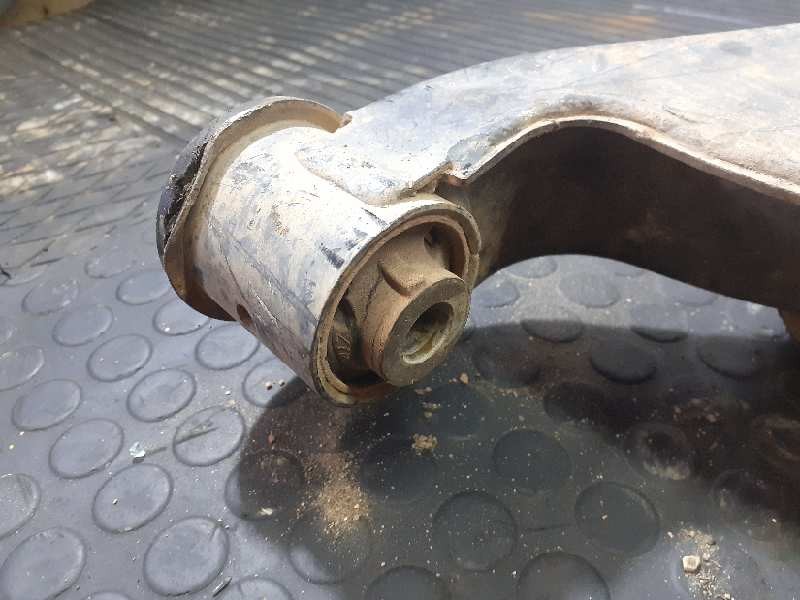 Recambio de brazo suspension inferior delantero izquierdo para mitsubishi montero (v80/v90) 3.2 di-d inform (3-trg.) referencia 