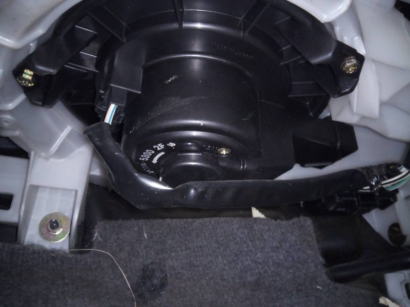 Recambio de ventilador calefaccion para toyota land cruiser (j12) 4.0 v6 vx referencia OEM IAM 1940005300 53002F18 