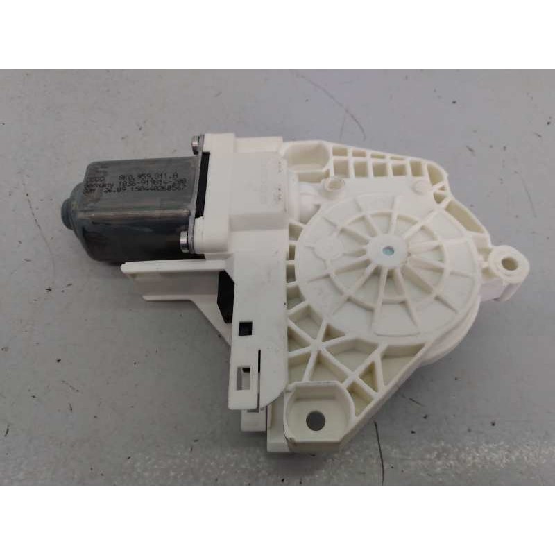 Recambio de motor elevalunas trasero derecho para audi a1 sportback (8xf) attracted referencia OEM IAM 8X0959811A A48517112 E1-B